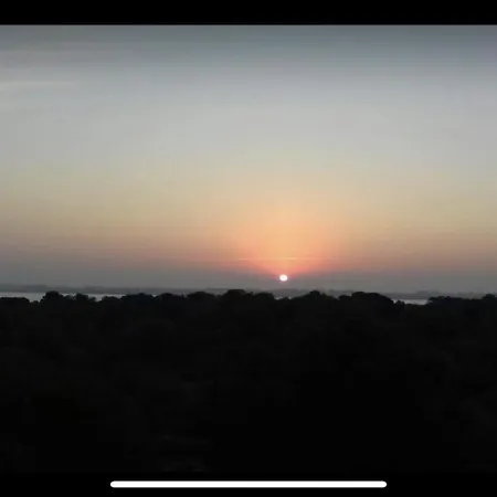 Beau Et Paisible T4 Торрев'єха