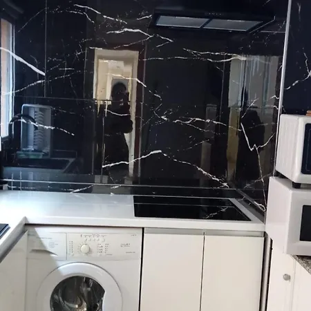 Апартаменти Beau Et Paisible T4 *