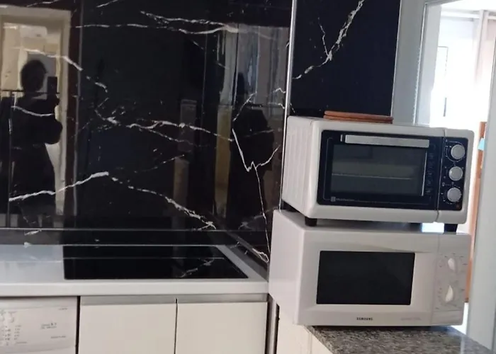 Beau Et Paisible T4 公寓